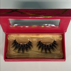 Lilly lashes